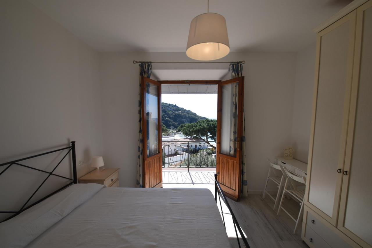 Appartamenti Cavoli - Vista Mare Con Terrazze, Clima E Posti Auto Spiaggia di Cavoli Zewnętrze zdjęcie
