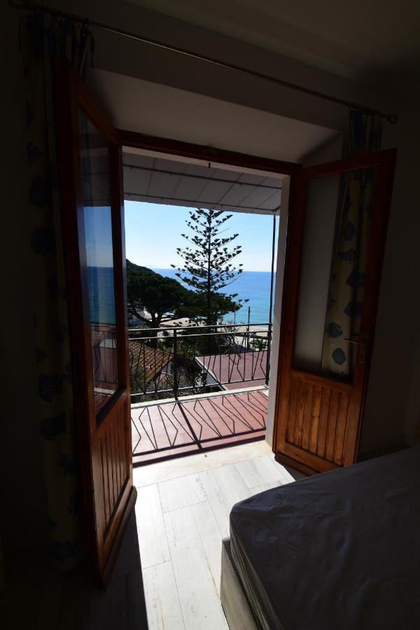 Appartamenti Cavoli - Vista Mare Con Terrazze, Clima E Posti Auto Spiaggia di Cavoli Zewnętrze zdjęcie
