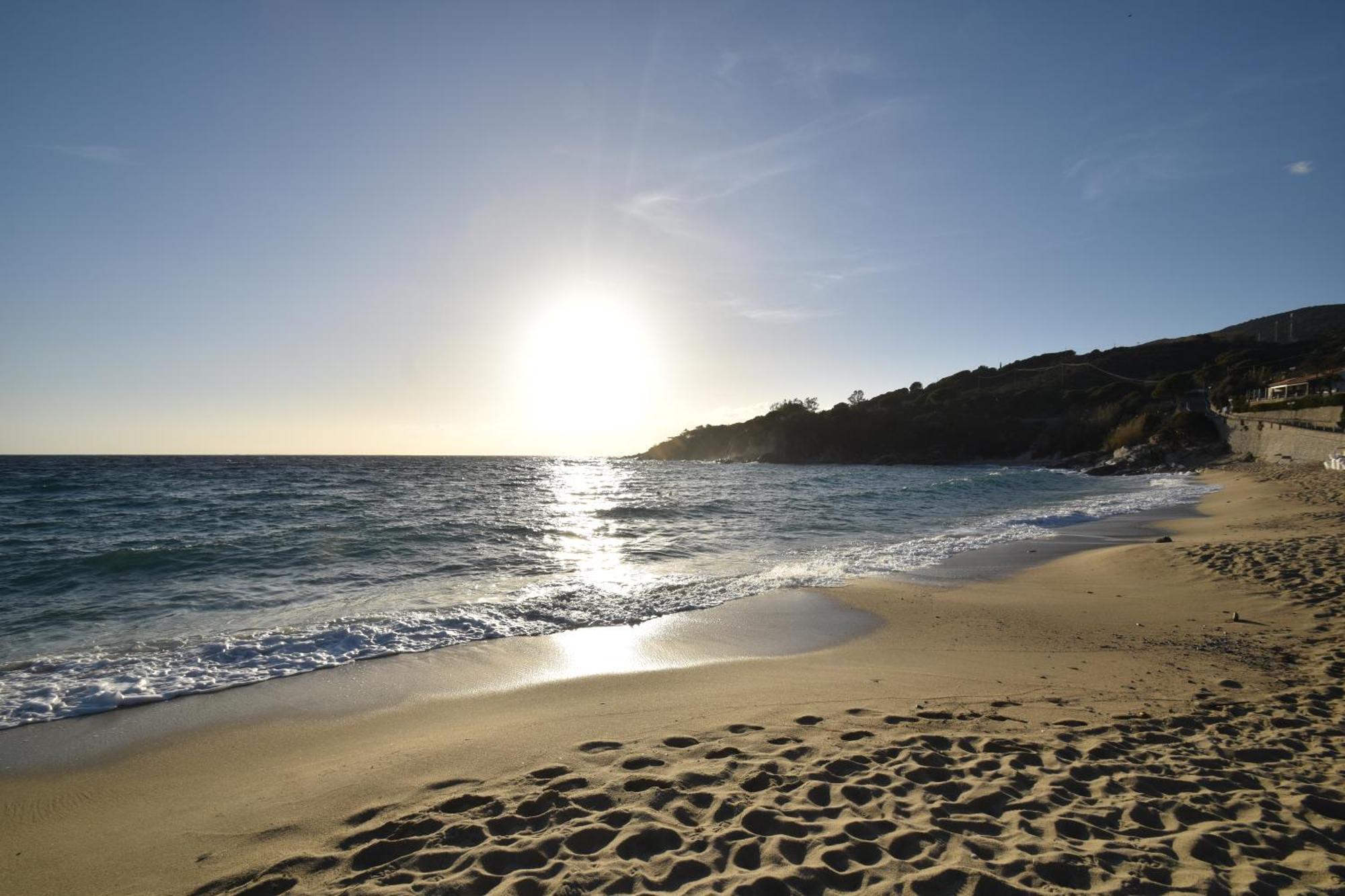 Appartamenti Cavoli - Vista Mare Con Terrazze, Clima E Posti Auto Spiaggia di Cavoli Zewnętrze zdjęcie