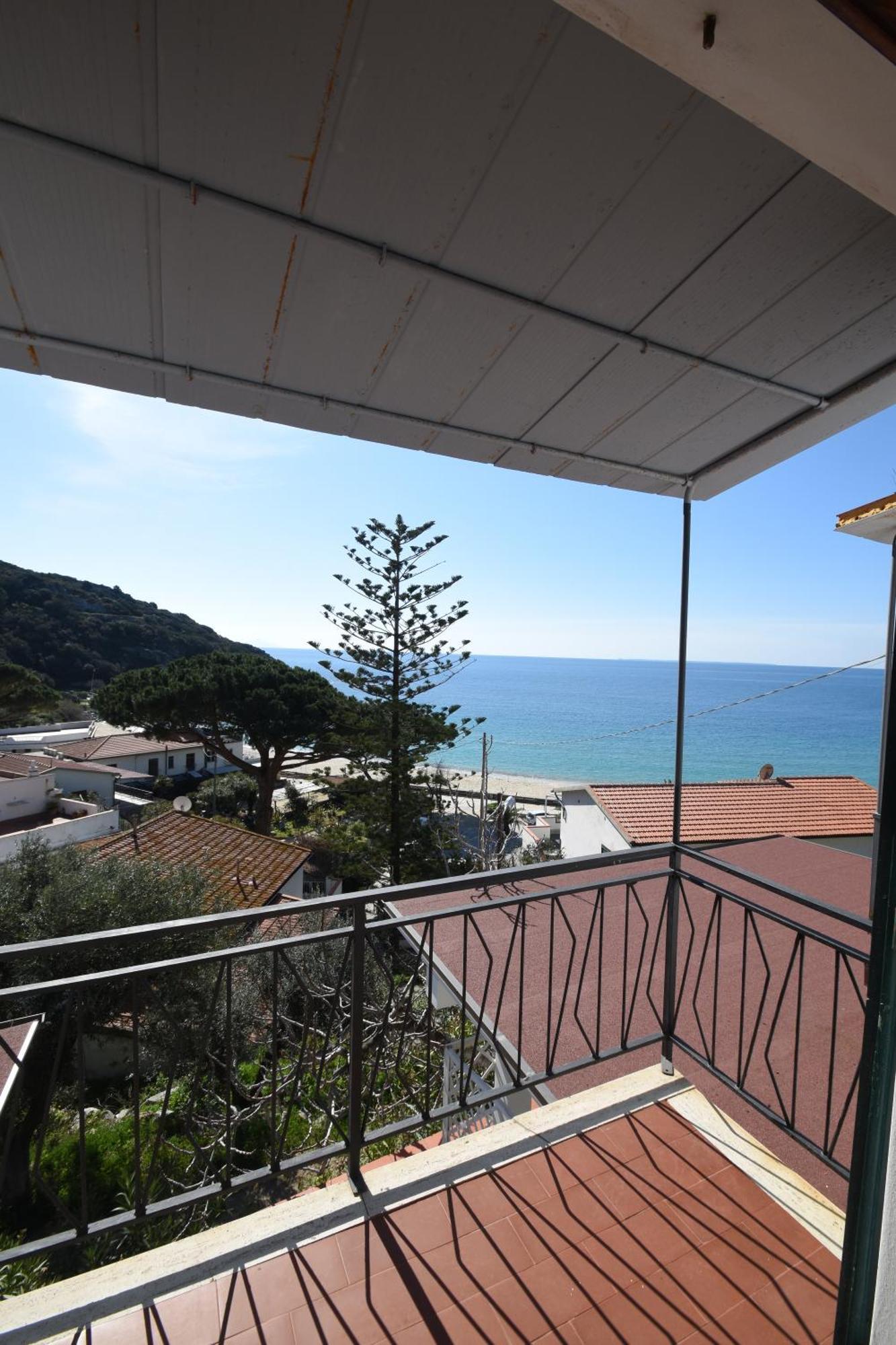 Appartamenti Cavoli - Vista Mare Con Terrazze, Clima E Posti Auto Spiaggia di Cavoli Zewnętrze zdjęcie
